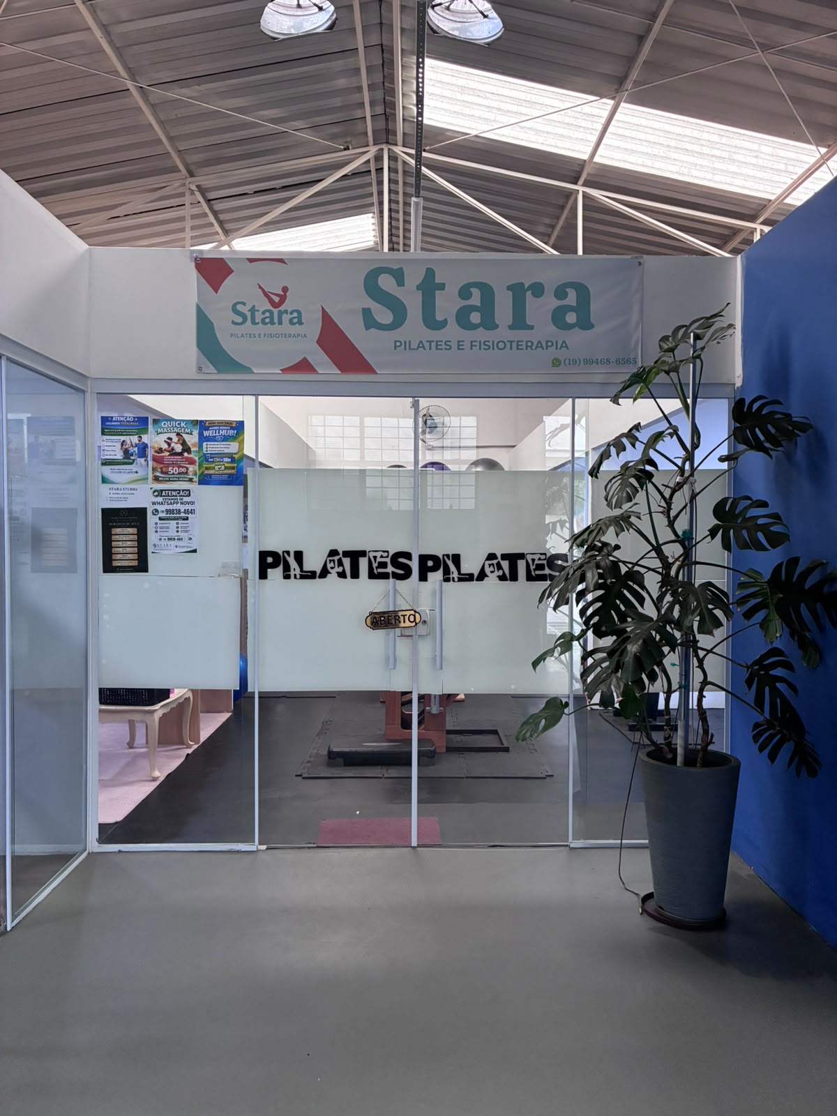 Entrada da Stara Studio dentro do Espaço 215